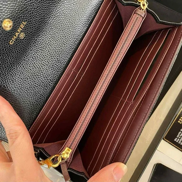 Chanel Black Quilted Leather Chain Bag (Sold on other platform) - Picture 5 of 15